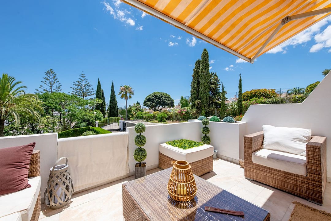 Townhouse for sale in Nueva Andalucia, Marbella