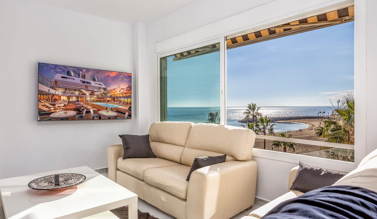 Beachfront apartment in Puerto Banus, Playa Rocio - Jacques Olivier Marbella