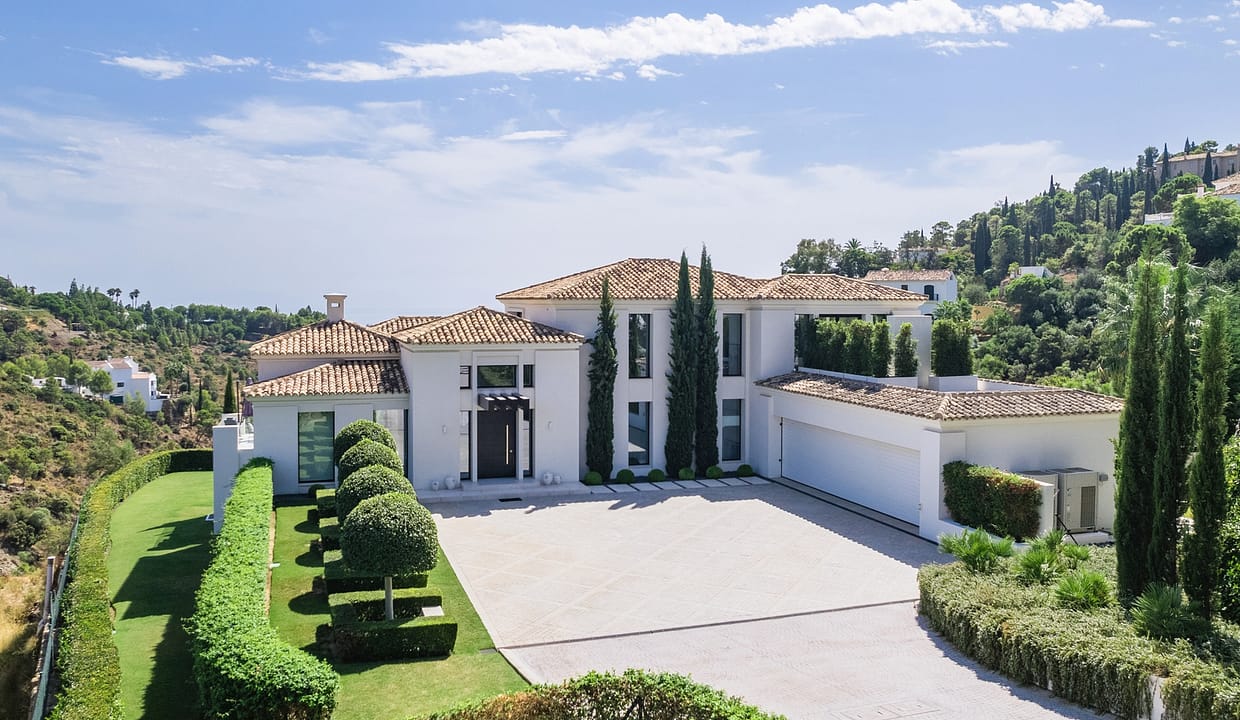 5 Bed Villa For Sale in El Madroñal, Benahavis- Jacques Olivier Marbella