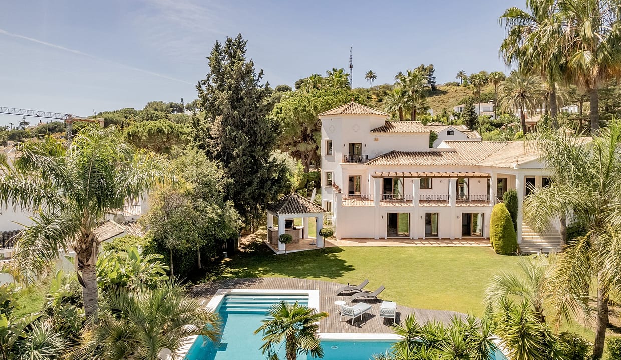 6 bedroom villa for sale in Nueva Andalucía, Marbella, Málaga, Andalucía. Spain - Jacques Olivier Marbella